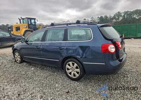 2008 Volkswagen Passat Wagon Lux z USA, uszkodzony, nr VIN WVWTK73CX8E229807